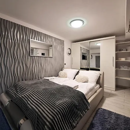 Apartment Rentplanet - Jednosci Narodowej