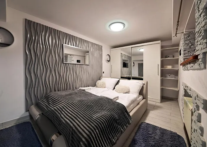 Apartment Rentplanet - Jednosci Narodowej